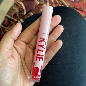 Kylie cosmetics Lip Laquer - Don’t @ Me